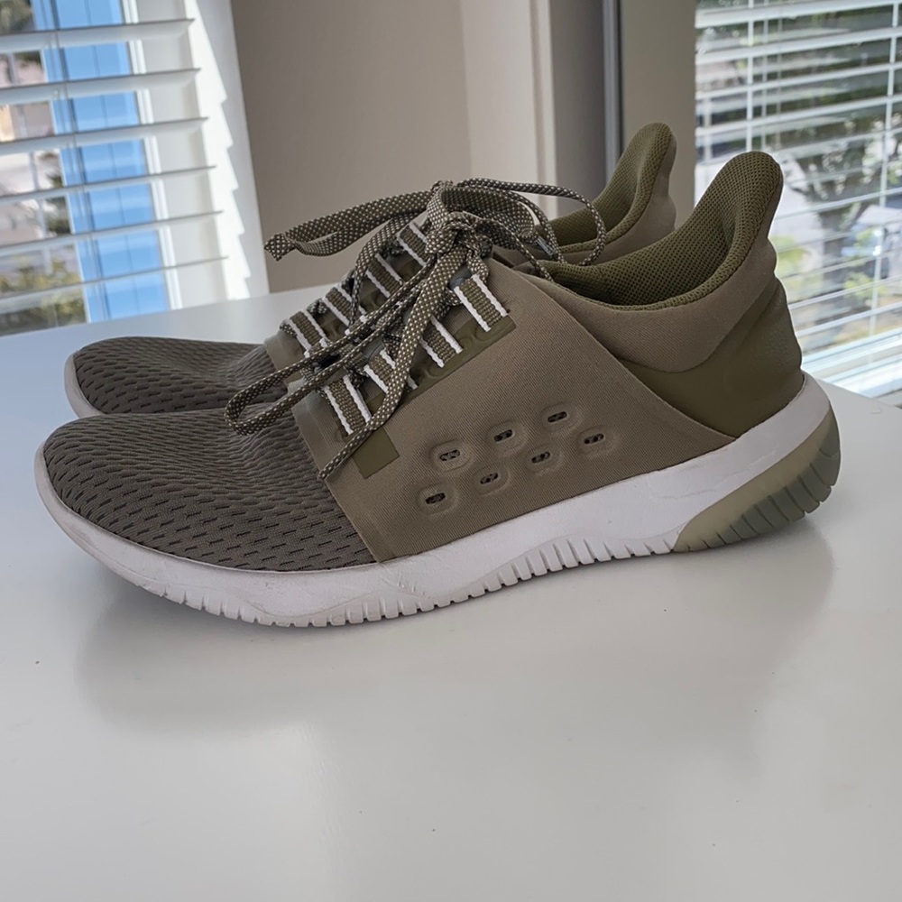 Woman’s ASICS Shoes - Picture 1 of 7
